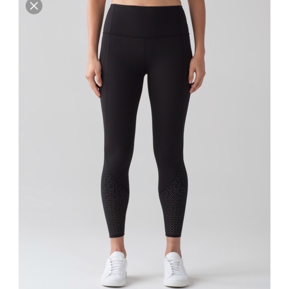 LuluLemon Black Anew Laser Cut Legging Sz 4